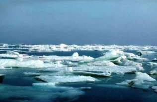 Topniejąca pokrywa lodowa na Morzu Arktycznym