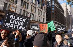 Naukowcy: Amerykańska policja bardziej brutalna wobec czarnoskórych