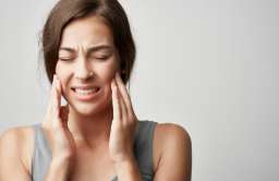 Jak łagodzić ból w drobnych urazach jamy ustnej?