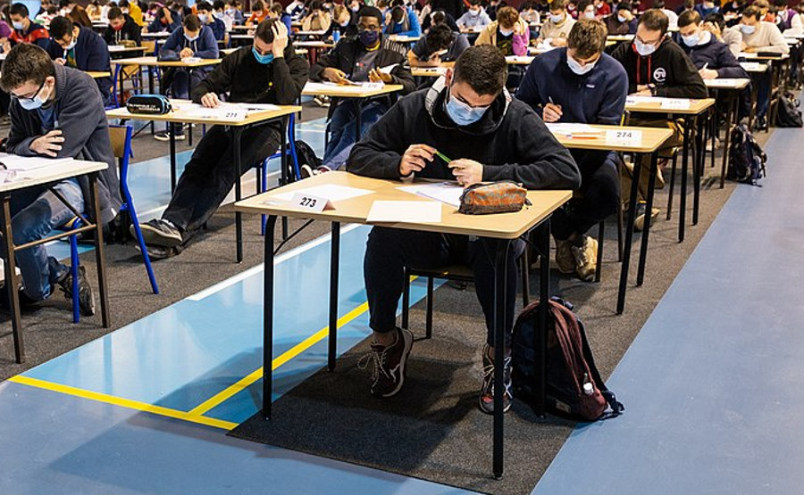 Samorządy mogą pomagać uczniom przygotowującym się do egzaminów maturalnych i ósmoklasisty