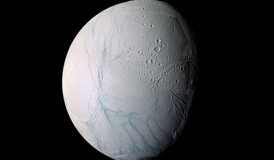 Kluczowy element dla rozwoju życia odkryty w oceanie Enceladusa