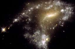 Teleskop Hubble’a odnajduje sznur “galaktycznych pereł”