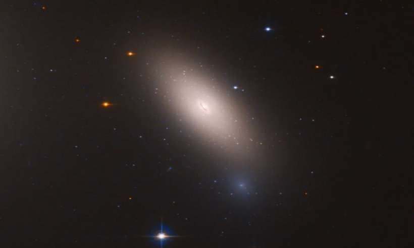 Zaobserwowano galaktykę, która wydaje się nie zawierać ciemnej materii