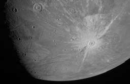 Sonda Juno wykonała pierwsze od ponad 20 lat zdjęcia Ganimedesa z bliska