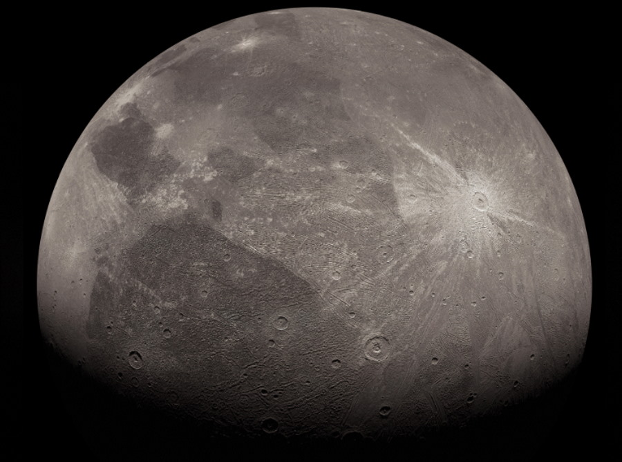 Sonda Juno wykryła ślady soli i substancji organicznych na Ganimedesie