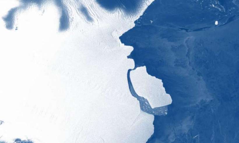 Ogromna góra lodowa oderwała się od Antarktydy