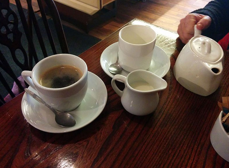 Picie kawy i herbaty może obniżać ryzyko udaru i demencji