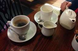 Picie kawy i herbaty może obniżać ryzyko udaru i demencji