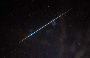Drakonidy i Orionidy - październikowe roje meteorów