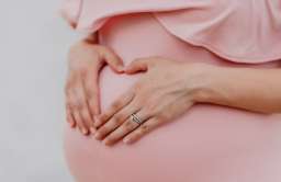 Wzmacnianie mięśni miednicy w ciąży - jakie ćwiczenia wykonywać?