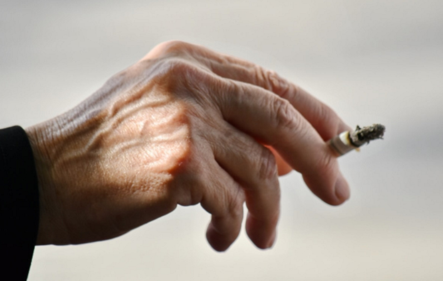 Badania mutacji DNA ujawniają, dlaczego większość palaczy nie choruje na raka płuc