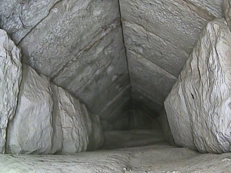 Odkryto nieznany dotychczas korytarz wewnątrz Wielkiej Piramidy