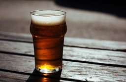 Co to właściwie jest piwo bezalkoholowe? Jak się je produkuje?