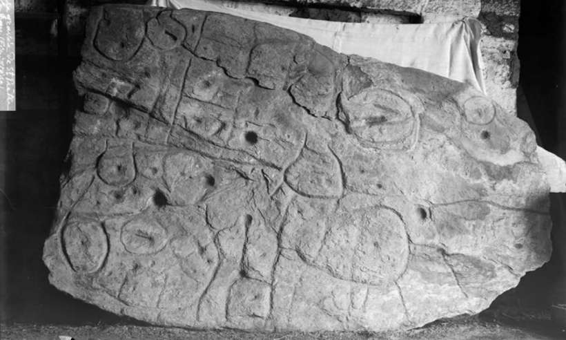 Starożytna mapa wyryta w kamieniu może poprowadzić archeologów do cennych znalezisk