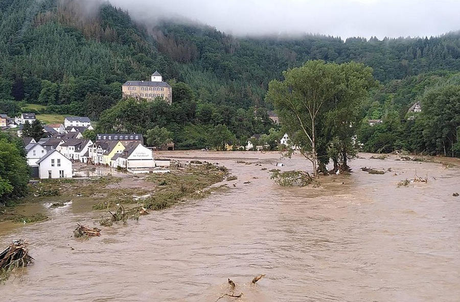 Zmiany klimatu sprawią, że w Europie będzie więcej katastrofalnych burz i powodzi