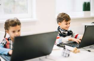 6 konkretnych powodów, dla których warto nauczyć dziecko programowania