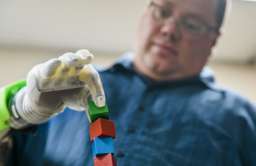 Ultraprecyzyjna proteza ręki kontrolowana za pomocą umysłu