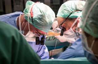 Przełom w transplantologii? Nowa technologia poprawia funkcje narządu i daje więcej czasu