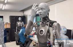 Robot Ameca w niezwykle przekonujący sposób potrafi naśladować ludzką mimikę