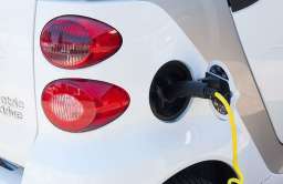 Wzrasta sprzedaż samochodów z napędem elektrycznym