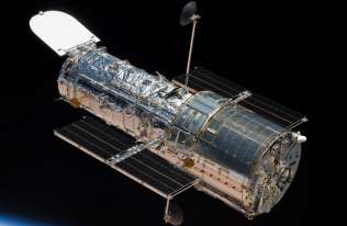 NASA i SpaceX zbadają możliwość przedłużenia misji teleskopu Hubble'a