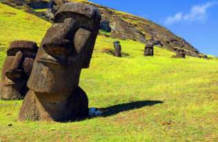 Moai na Wyspie Wielkanocnej