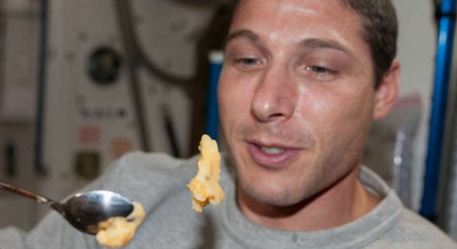 Jedzenie w przestrzeni kosmicznej
